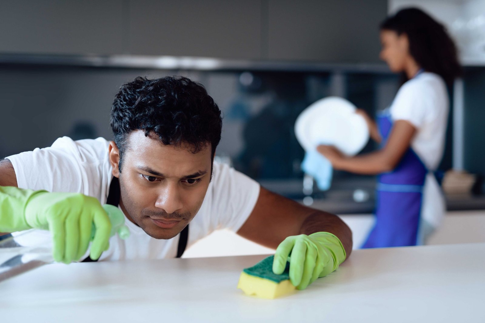 What is Move In or Move Out Cleaning Service Abu Dhabi?